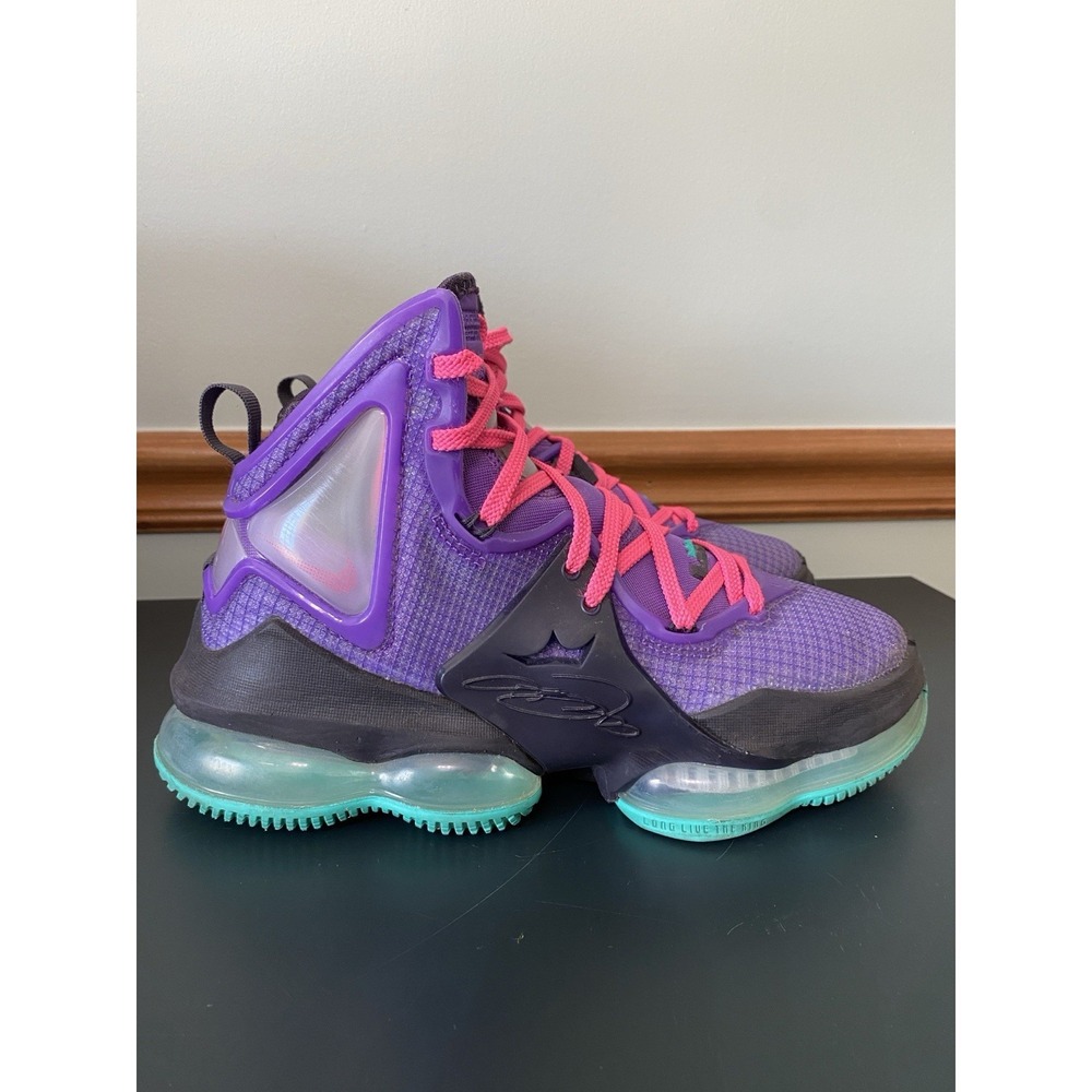 Nike LeBron 19 Shoes Boys Size 4.5 Purple Basketball Sneakers